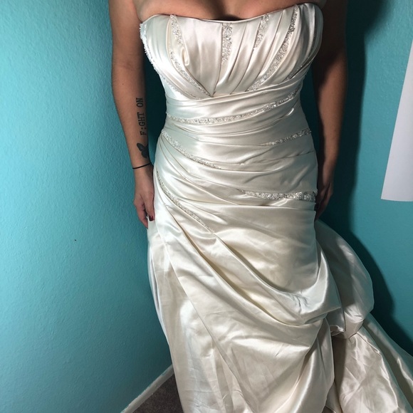 Wedding Dress - Picture 5 of 5